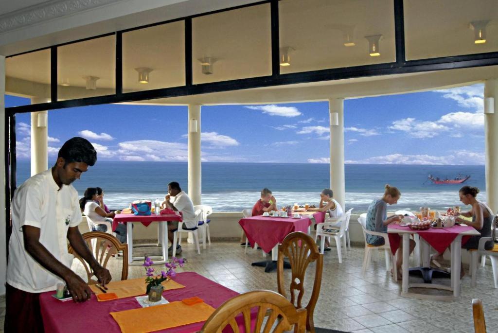 Oasey Ayurveda Hotel Bentota Exteriör bild